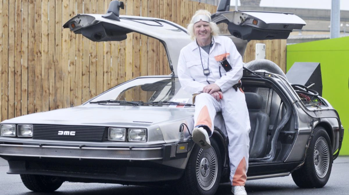 Məşhur filmdəki avtomobil sahibsiz qarajda aşkarlandı - FOTO