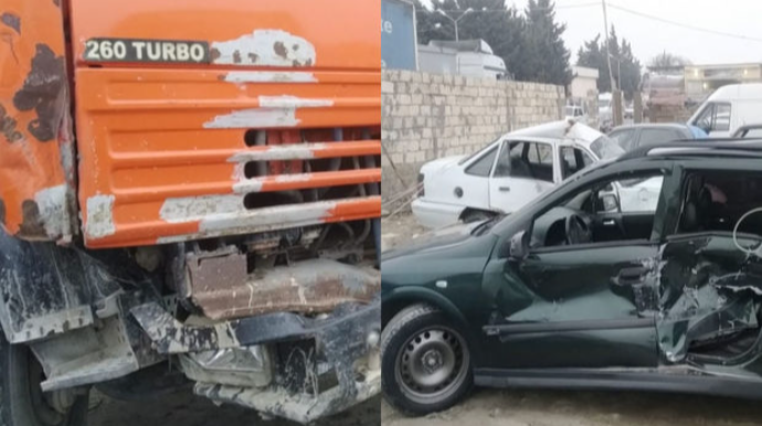 Sumqayıtda minik avtomobili yük maşını ilə toqquşdu:  Xəsarət alan var  - FOTO