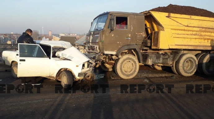 Kürdəmirdə “KaMAZ” və “VAZ-2107”  toqquşub, ata və oğul ölüb  - FOTO