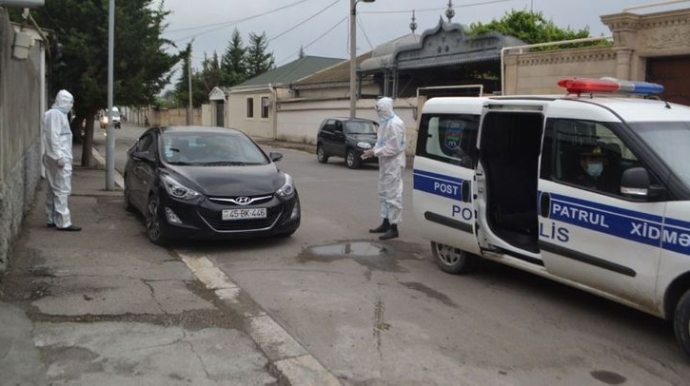Koronavirus xəstəsi olan iki qadın ictimai yerlərdə saxlanılıb