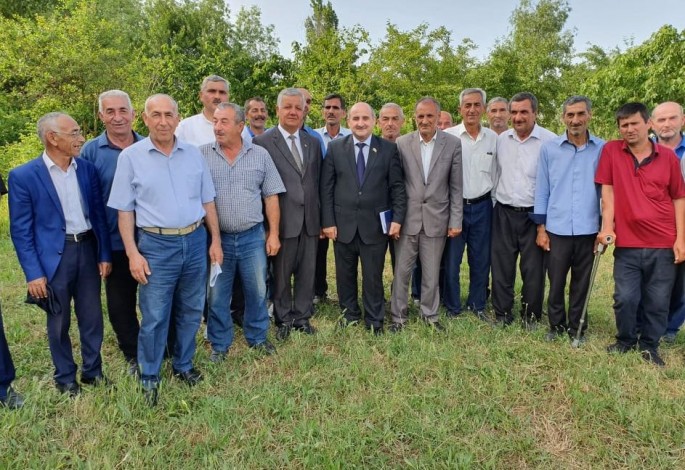 Çingiz Qənizadə seçicilərini dinlədi  