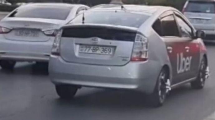 Müştəri səhv ünvana gedən “Prius” sürücüsünün qarnını dişlədi, sonra isə bıçaqladı 