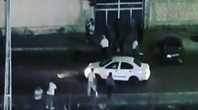 Bakıda DƏHŞƏTLİ QƏZA:  "07"-nin sürücüsü pəncərədən "uçdu", digəri qaçdı  - VİDEO