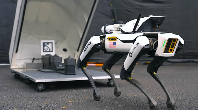 Бунт сотрудников сорвал продажу робособак Boston Dynamics полиции США 