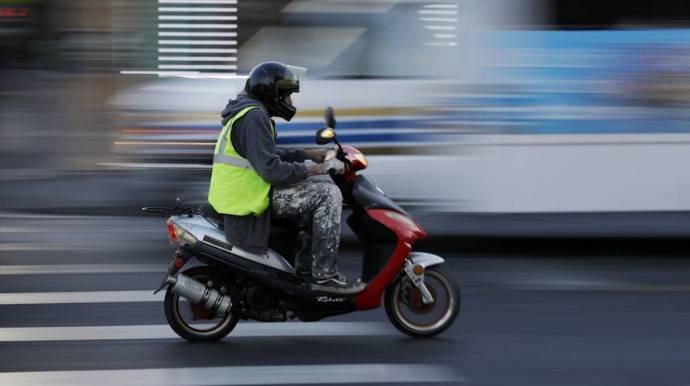 Ekspert:  "Moped sürücülərinə vəsiqə tələbi onları məsuliyyətli edəcək"