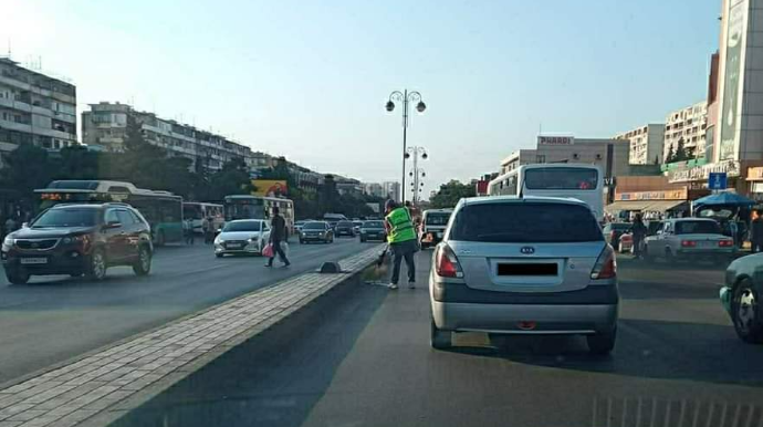 Maşından yola zibil atanlar bunu mütləq oxusun  - FOTO