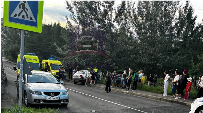 24 yaşlı qadın sürücü səkidə gedən 4 nəfəri vurdu; 3-ü azyaşlıdır - VİDEO 