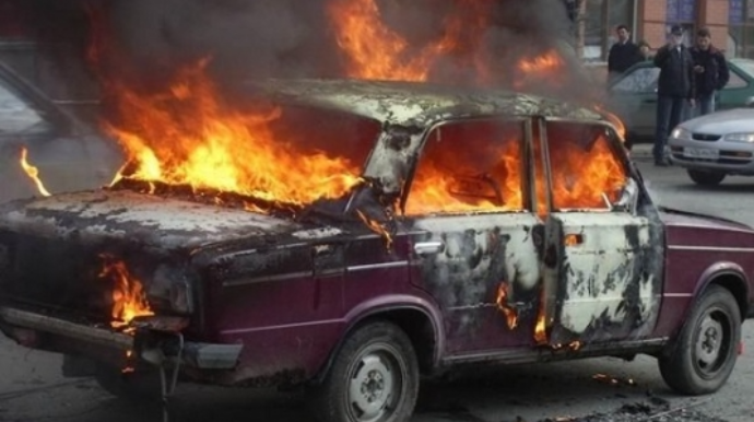 Səbaildə “VAZ” yandı