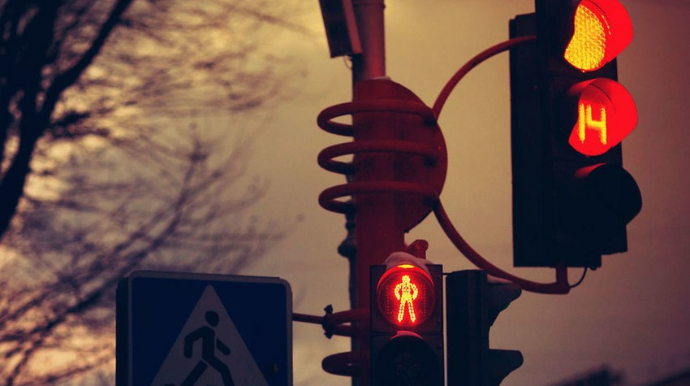 Yasamalda gənc qız yol qəzasında xəsarət alıb