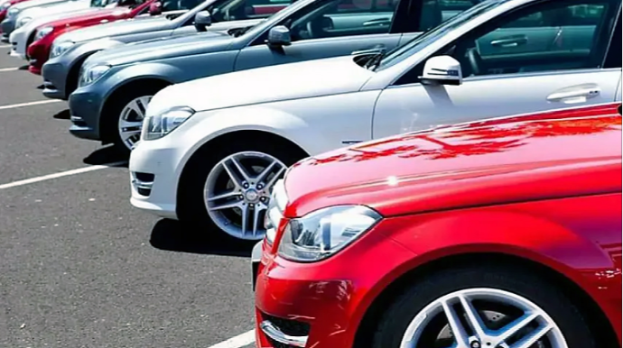 На аукционе появятся десятки автомобилей госучреждений — старт от 1550 до 40 000 манатов 