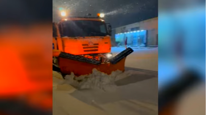 Yollar nəzarətdə saxlanılıb, qardan və buzdan təmizlənib - VİDEO