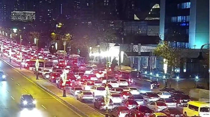 Bakının hazırda tıxac olan yolları - SİYAHI 