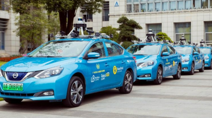Çində ilk sürücüsüz taksinin sınaqları keçirilir