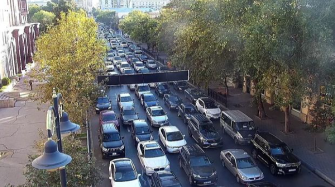 Paytaxt yolları bu səhər: 19 istiqamətdə sıxlıq var - SİYAHI - FOTO 
