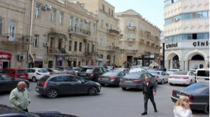 Parklanma qiymətinin qalxması etiraz yaratdı: Müdir çarə tapacaq, bəs işçi? - FOTO