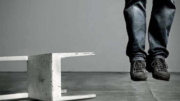 Xırdalanda DƏHŞƏT:  əməliyyatdan çıxan 88 yaşlı kişi özünü asdı