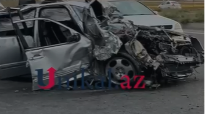 Hövsan yolunda iki maşın toqquşdu - VİDEO 