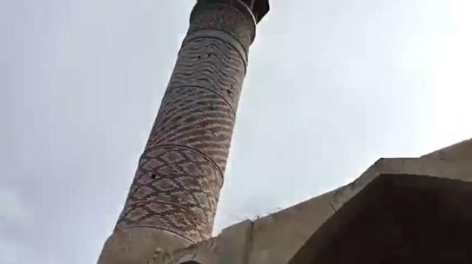 Кадры разоренной Джума-мечети в Агдаме  - ВИДЕО