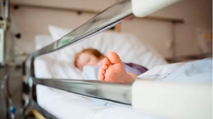 Qəzada xəsarət alan 5 yaşlı uşaq öldü