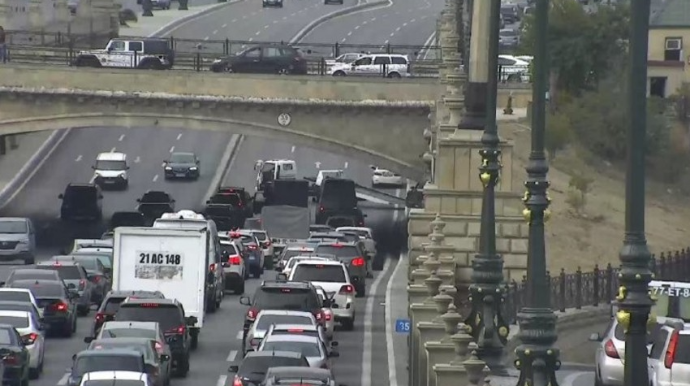 Bakıda tuneldə qəza olub, yollarda sıxlıq yaranıb  - FOTO