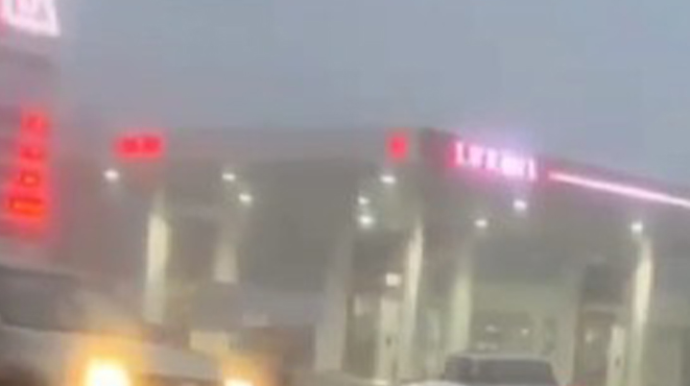 Prospektdəki xətdə qəza - Maşınlar suyun altında qaldı - VİDEO