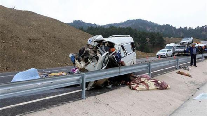 Türkiyədə avtobus aşdı: ölü və yaralılar var 