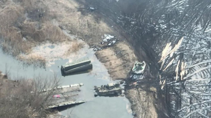 Rusiya qoşunları İrpen çayında ilişib qaldı: Ukrayna ordusu körpünü partlatdı 