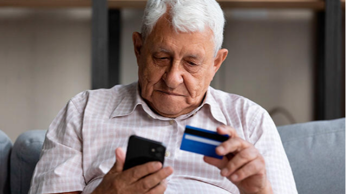 Pensiyasını azaltmışdılar, məhkəməyə verdi - 15 min manat da əlavə alacaq - FOTO 