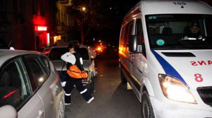 Bakıda çağırışa gedən təcili yardımın sürücüsü oğurluq etdi - ANBAAN VİDEO 