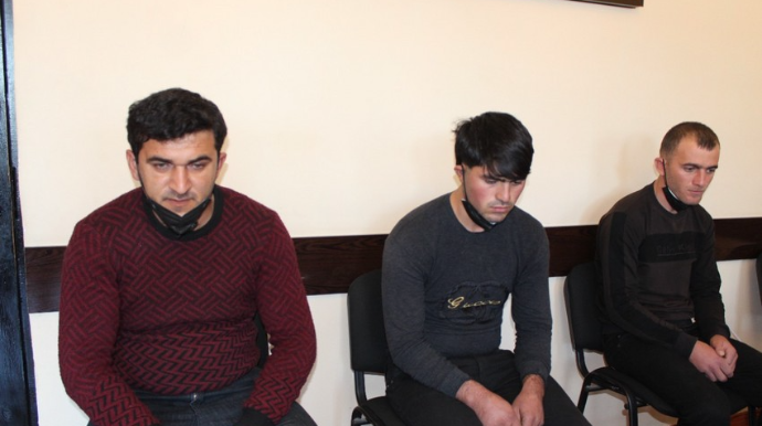 Ağdaşda qəbiristanlıqda oğurluq edənlər saxlanılıb  - FOTO