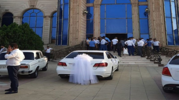 Şadlıq sarayının qarşısında QƏZA  