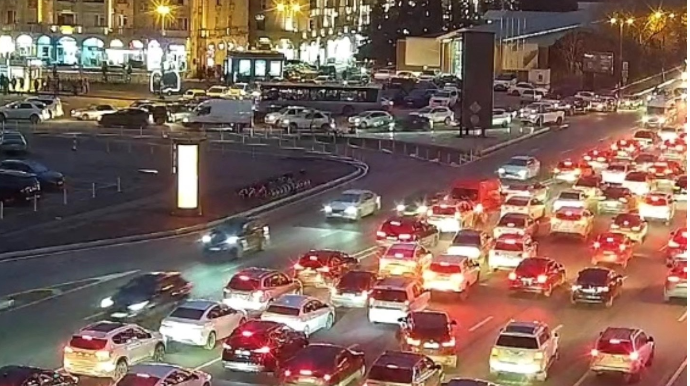 Bakının bu yollarında tıxac var - SİYAHI 