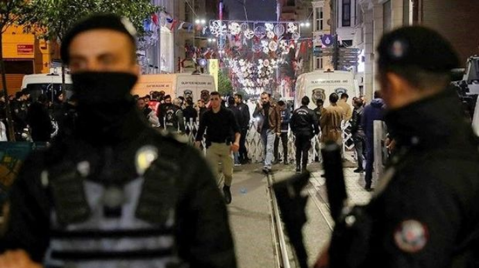 İstanbulda metro stansiyası  yaxınlığında atışma səsləri eşidilib