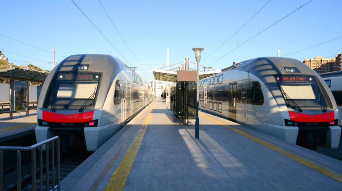 Bakı-Sumqayıt qatarlarından istifadə edənlərin NƏZƏRİNƏ  - Dəyişikliklər qüvvəyə minir