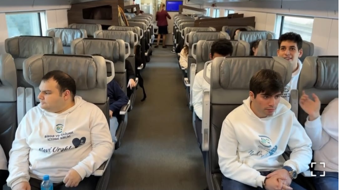 Autizmli şəxslər sürət qatarları ilə səyahət etdi  - VİDEO