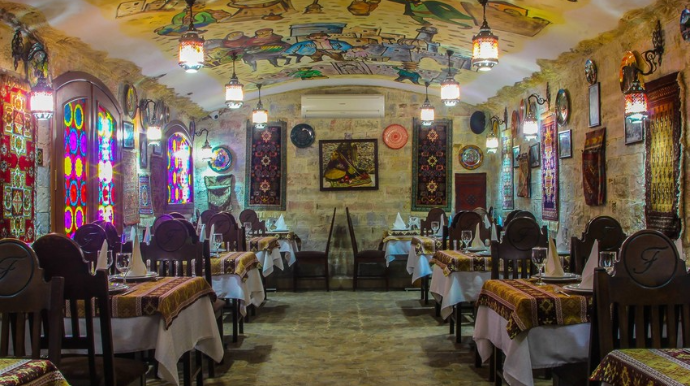 Bakıda tanınmış “Firuzə” restoranı cərimələnib