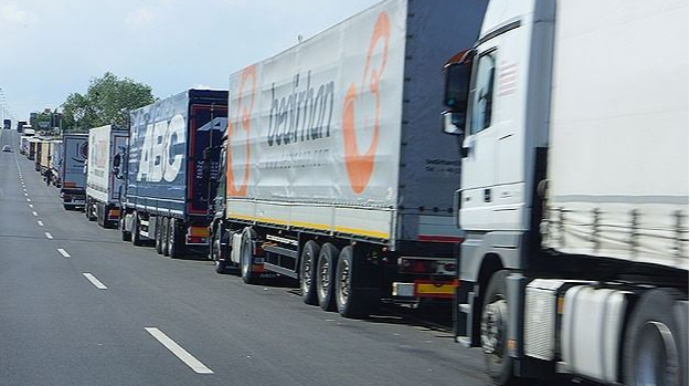 Neftçalada iki avtomobil toqquşdu - FOTO