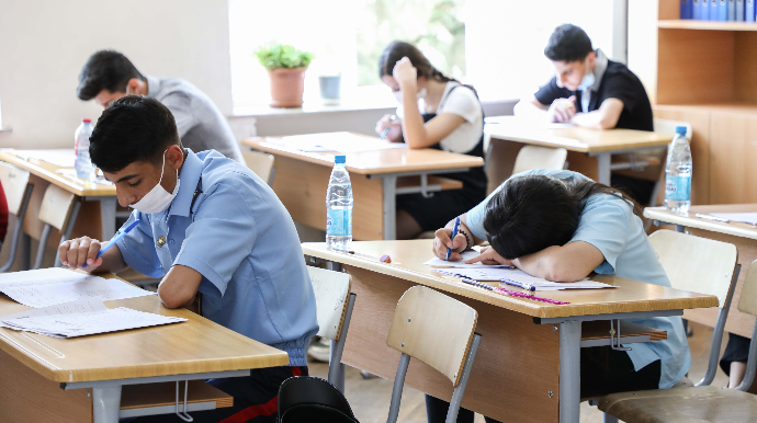 Bu günkü buraxılış imtahanlarında qanun pozuntusu olmayıb