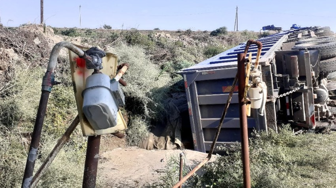 Sabirabadda “Shagman” qaz xəttinin üzərinə aşıb - FOTO