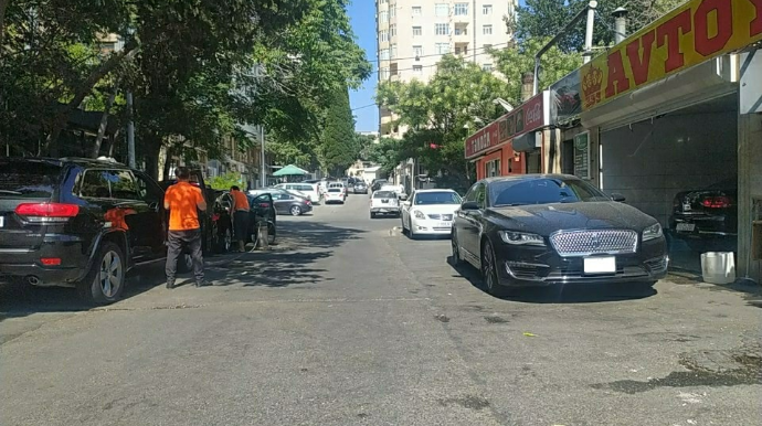 Bakıda "avtoyuma küçəsi":  nə səki var, nə də ki...  - FOTO