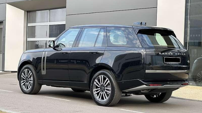 Əməkdar artistin 470 minlik "Range Rover"i - VİDEO 