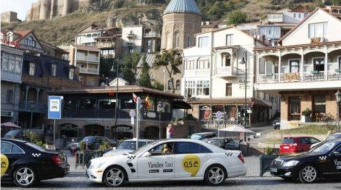 Tiflisdə taksilərə QR kodla ödəniş etmək mümkün olacaq