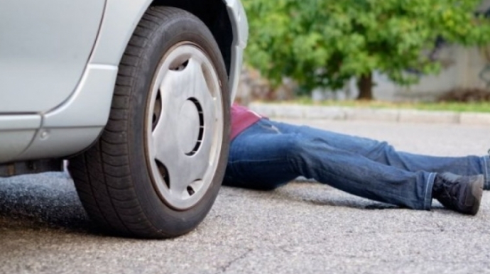 Gəncədə 19 yaşlı qızı maşın vurdu 