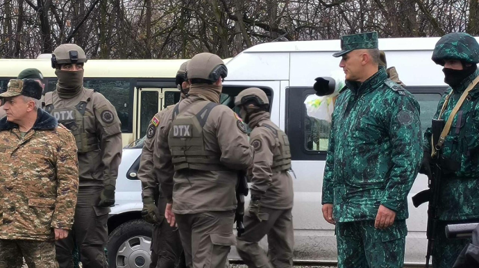 Ermənistan 2 nəfəri Bakıya təhvil verəcək - 10 erməni qaytarılır