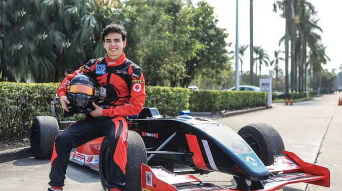 Avtomobil yarışçısı atasını öldürdüyünü etiraf etdi 