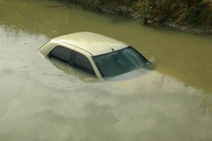 Ermənistanda hərbçi avtomobili ilə su anbarında batdı – FOTO
