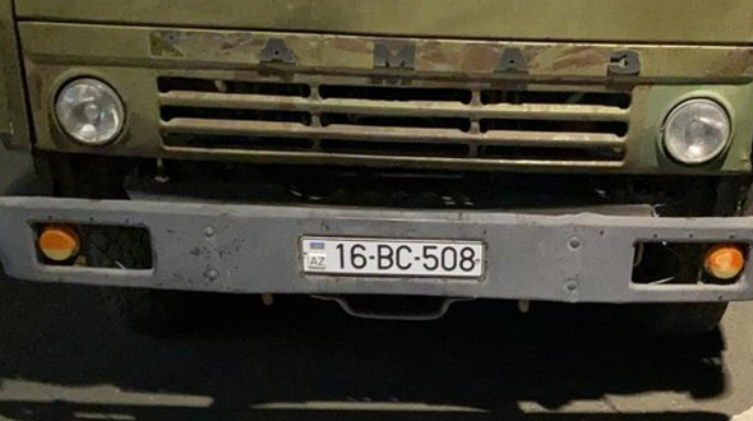 "Kamaz"ın ehtiyat təkərindən qanunsuz siqaretlər aşkarlanıb - FOTO