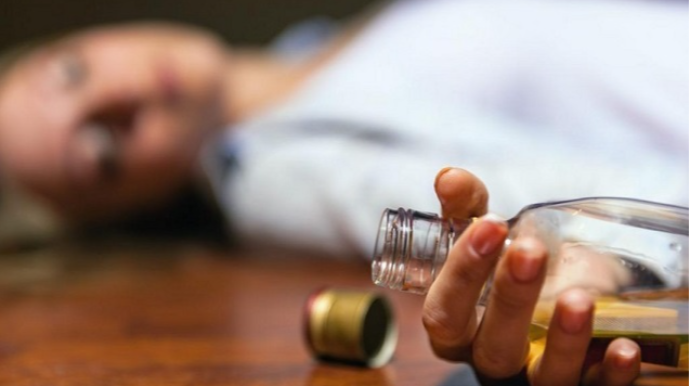 Ehtiyatsızlıqdan sirkə içən qadın öldü