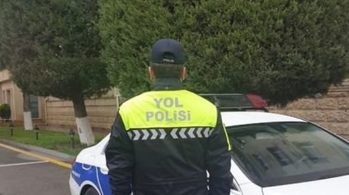 Kürdəmirdə baş verən qəzada avtomobil yararsız hala düşdü - FOTO