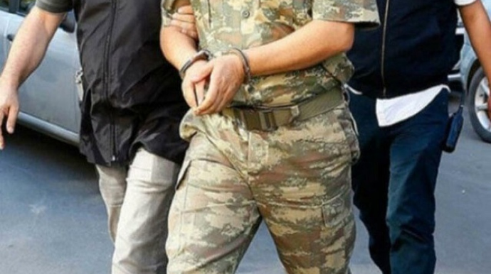 Rüşvət alan bölmə rəisi hakim qarşısında 